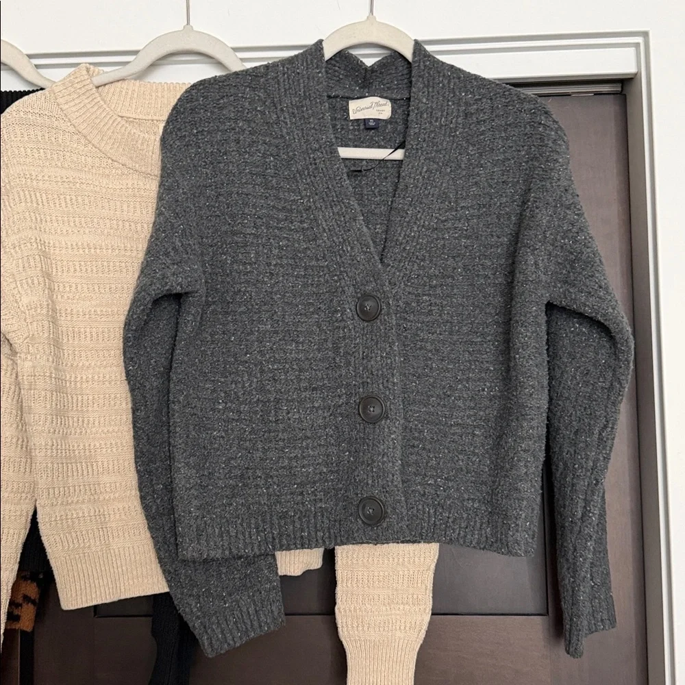 Universal Thread and Knox Rose Sweater Bundle of 4 total size XS